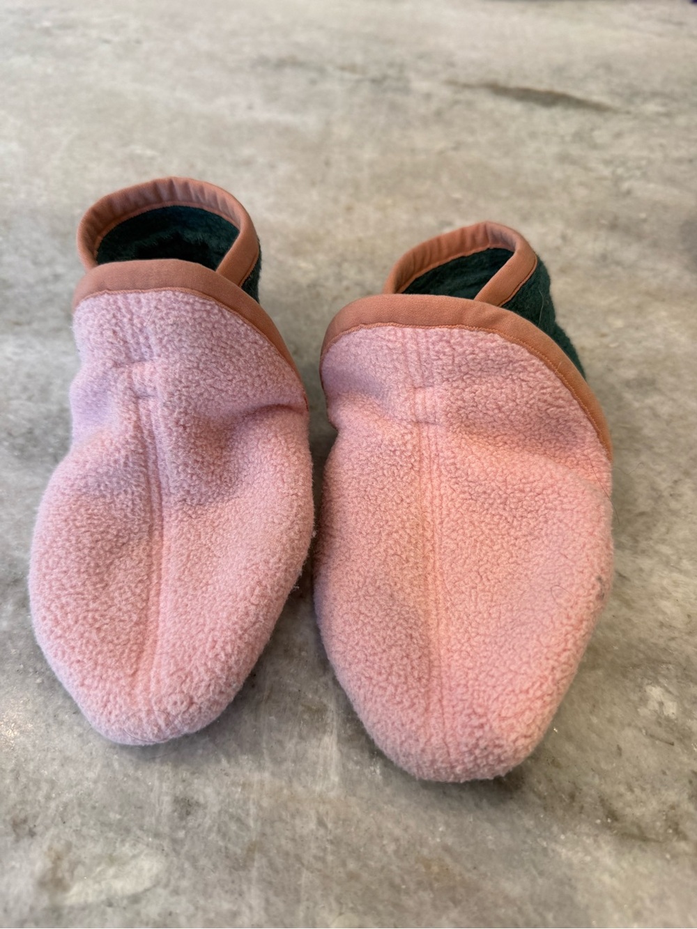 Patagonia Kids Pink Fleece Slip-On Booties 6-18M
